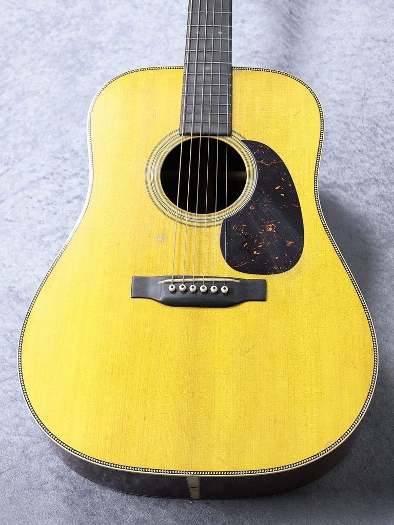 Martin ooo タイプのレプリカ C.F.Martin D-18 Authentic 1937|ドルフィンギターズ