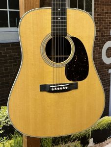 Amazon | Martin アコースティックギター Standard Series D-28