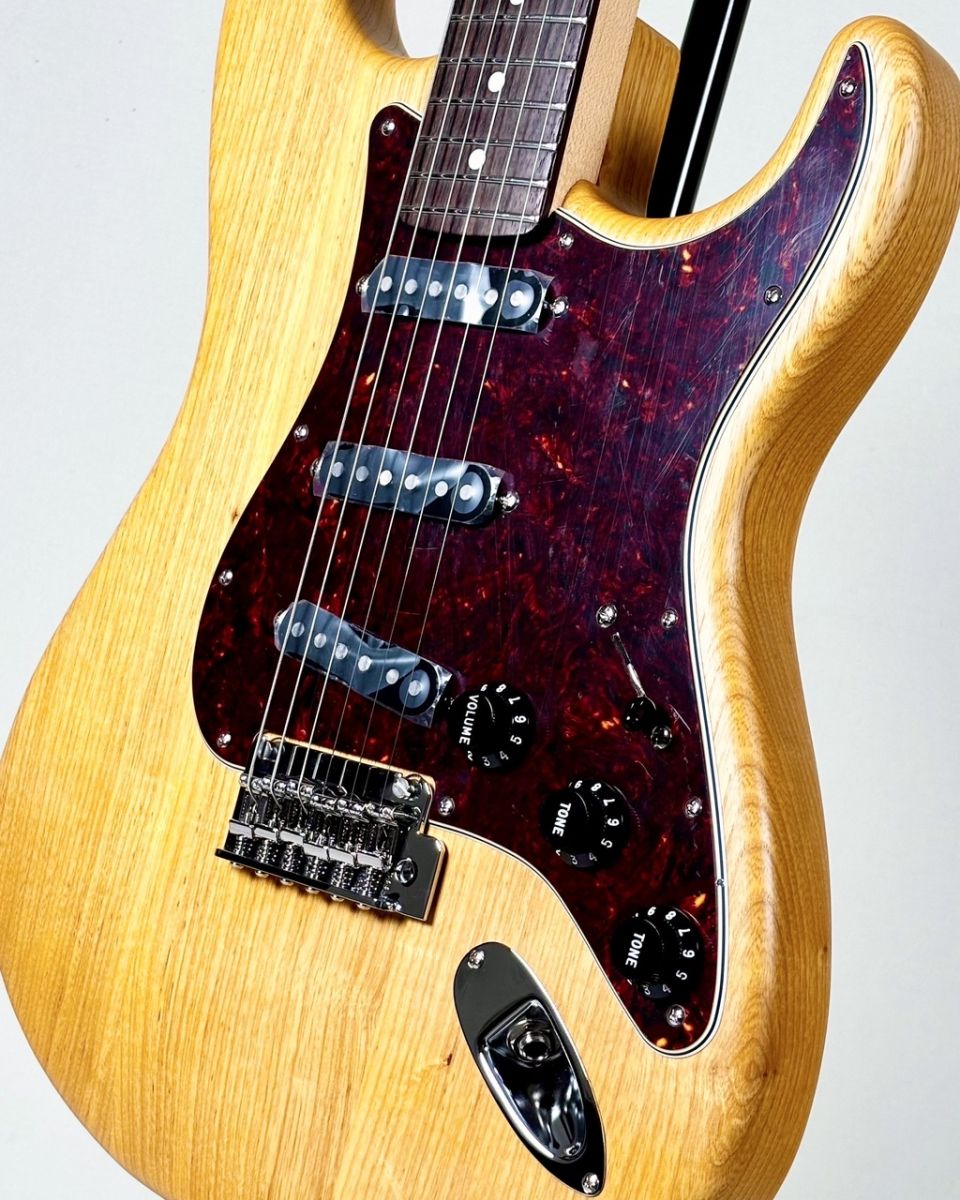 Made in Japan limited Stratocaster Raw Ash -Vintage Natural