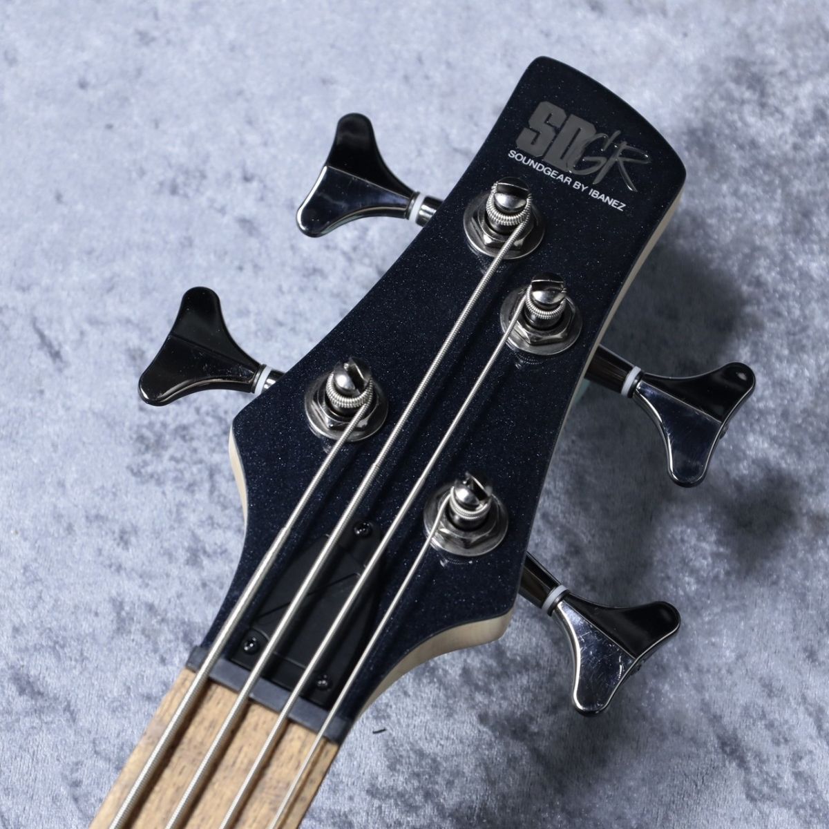 SR300E IPT (Iron Pewter) 4弦エレキベース ハムバッカー Ibanez Standard SR300E Bass Guitar - Iron Pewter | Sweetwater