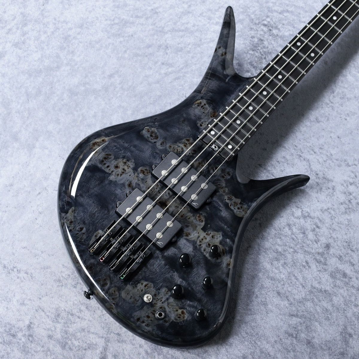 ブラックエレキベース 4弦 HB4SS - Black - | 【クロサワ楽器店オンラインショップ】いい