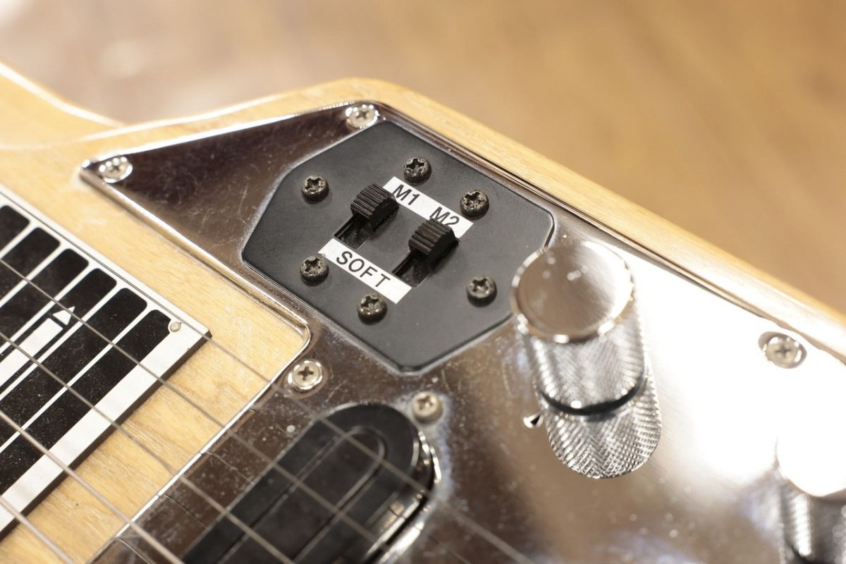 Guyatone 脚付6弦スチールギター HG-306C Guyatone 脚付6弦スチールギター HG-306C スチールギター