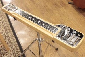 Guyatone グヤ6弦スチールギター　HG-306Cスタンド付き Yahoo!オークション - GUYATONE グヤトーン HG-308C スチール