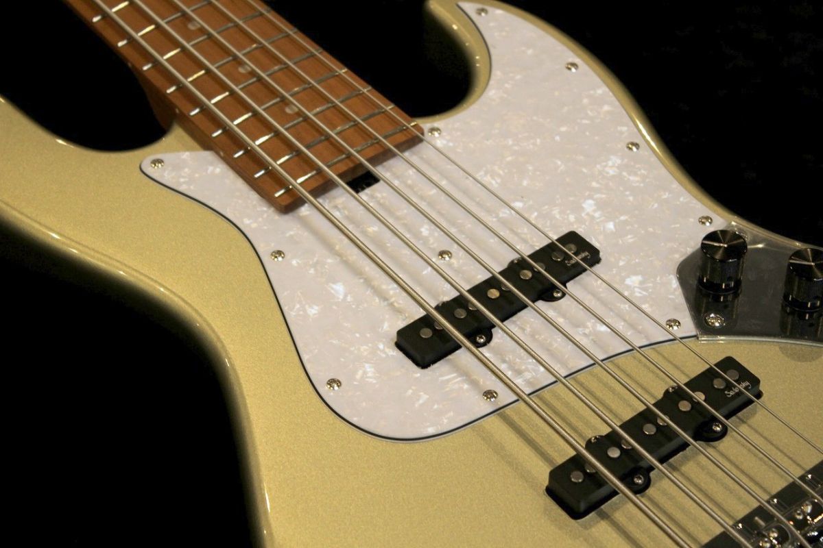 MetroExpress MX21 VJ5 MP -Maple Fingerboard/Champagne Metallic