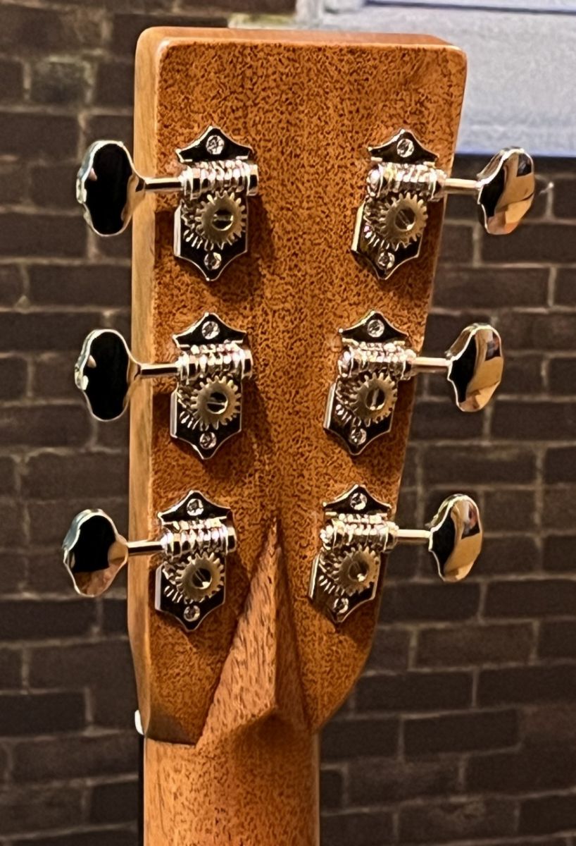 日本総本店】【サンバーストフィニッシュ】HD-28Standard Sunburst