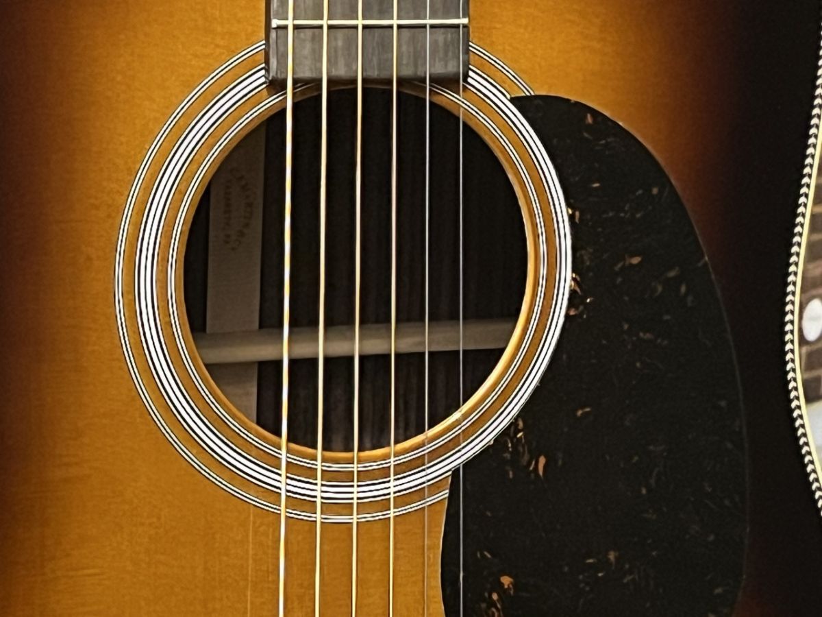 日本総本店】【サンバーストフィニッシュ】HD-28Standard Sunburst