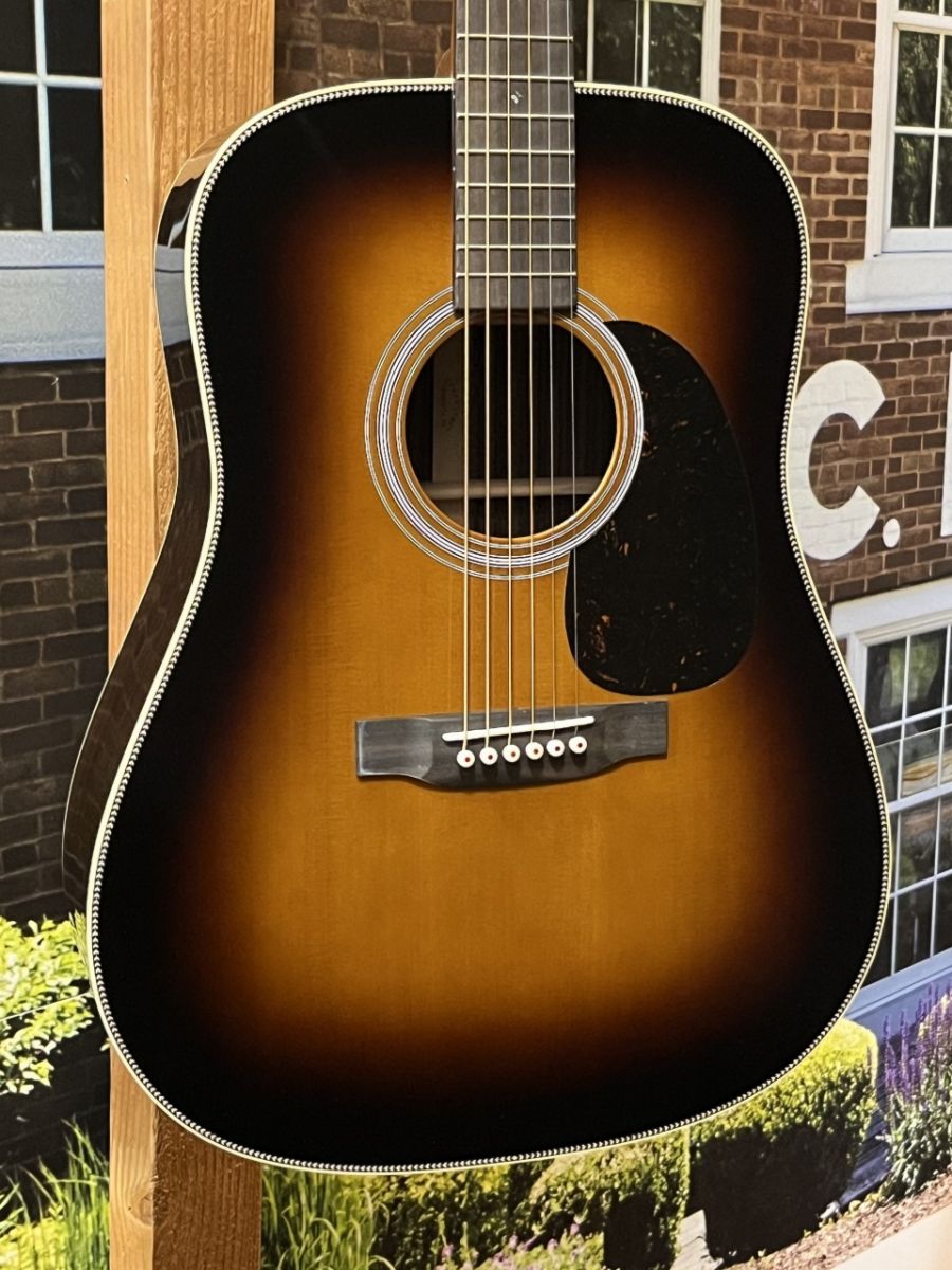 日本総本店】【サンバーストフィニッシュ】HD-28Standard Sunburst