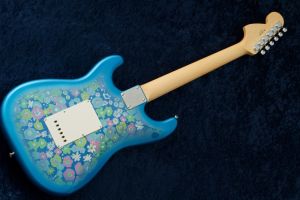 【✨超希少✨】ワンオフ‼　ローズフラワー ストラトギター♥ ✨超希少✨】ワンオフ‼ ローズフラワー ストラトギター♥ ✨超希少