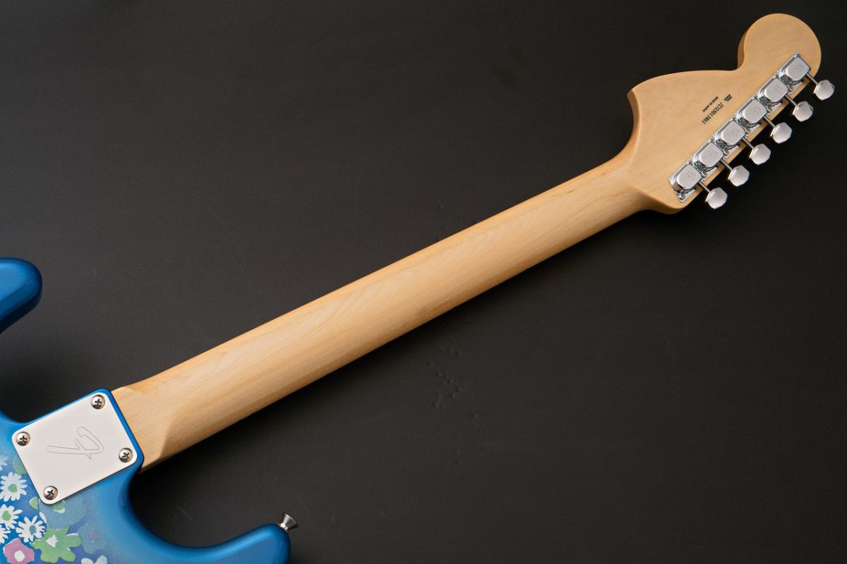 エレキギター ブルーフラワー Fender Stratocaster Fender「Blue Flower」Strat & Teleが2025年限定復刻。華やかな