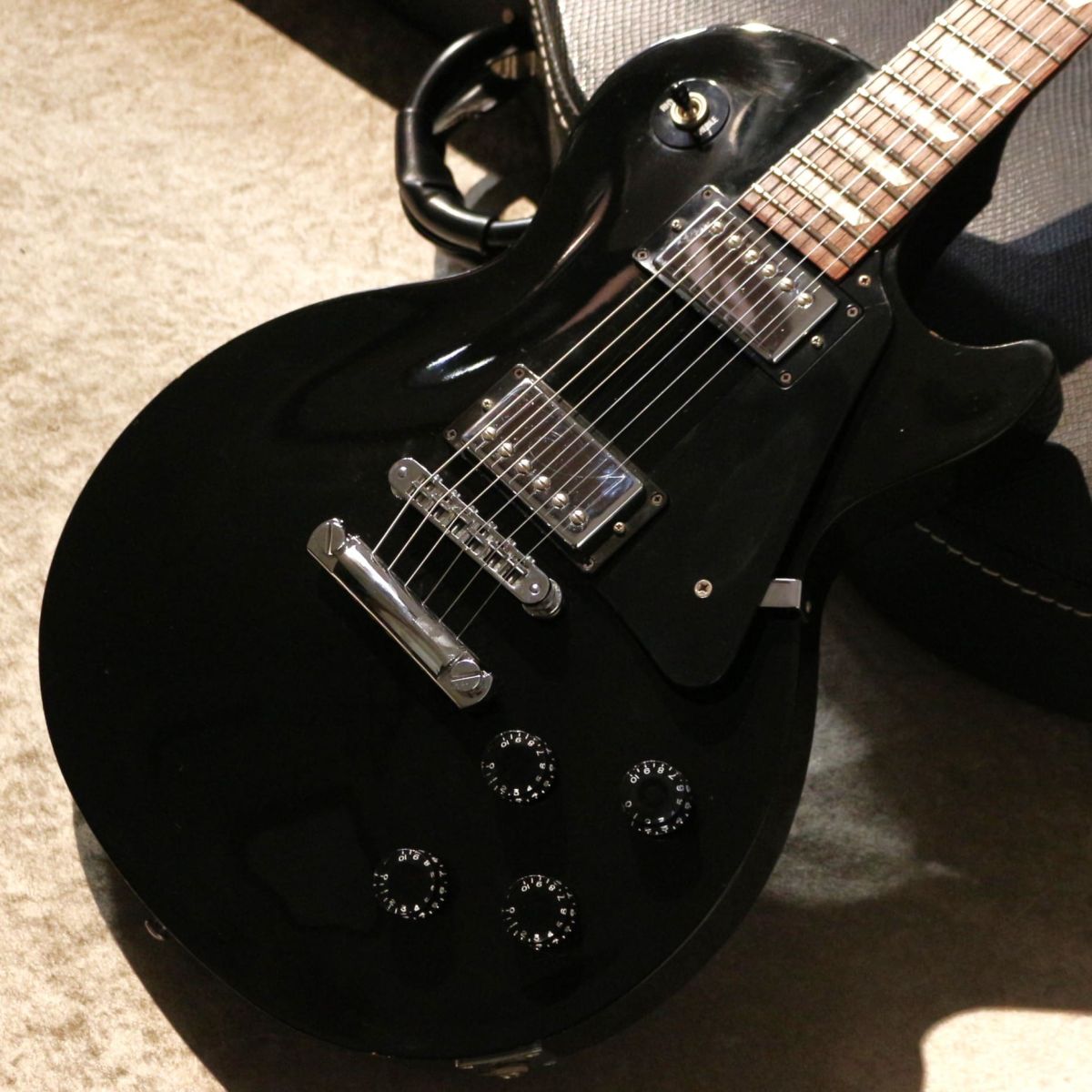 Gibson Les Paul Studio 黒 純正ケース付き Gibson Les Paul Studio 1999 黒 ギブソン レスポール スタジオ