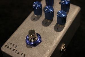 Fuzz Mountain | 【クロサワ楽器店オンラインショップ】いい楽器