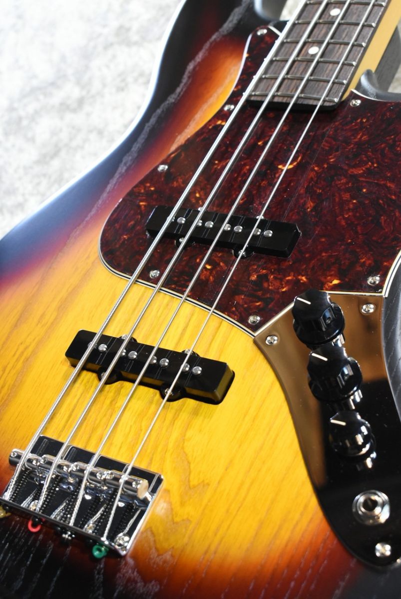Made in Japan Limited Jazz Bass Raw Ash -3-Color Sunburst