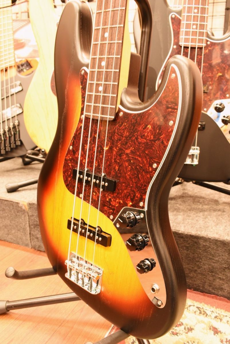 Made in Japan Limited Jazz Bass Raw Ash -3-Color Sunburst