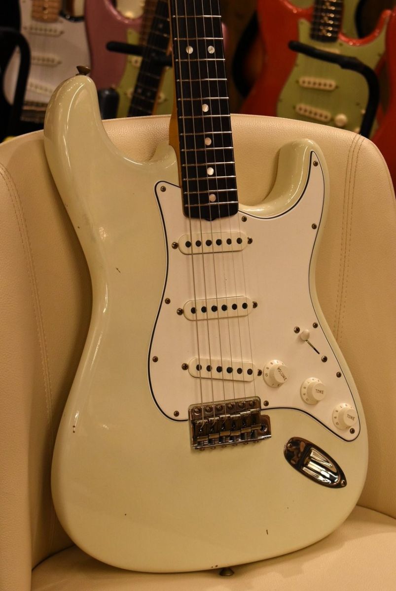 1969 Stratocaster Journeyman Relic Aged Olympic White CZ586827