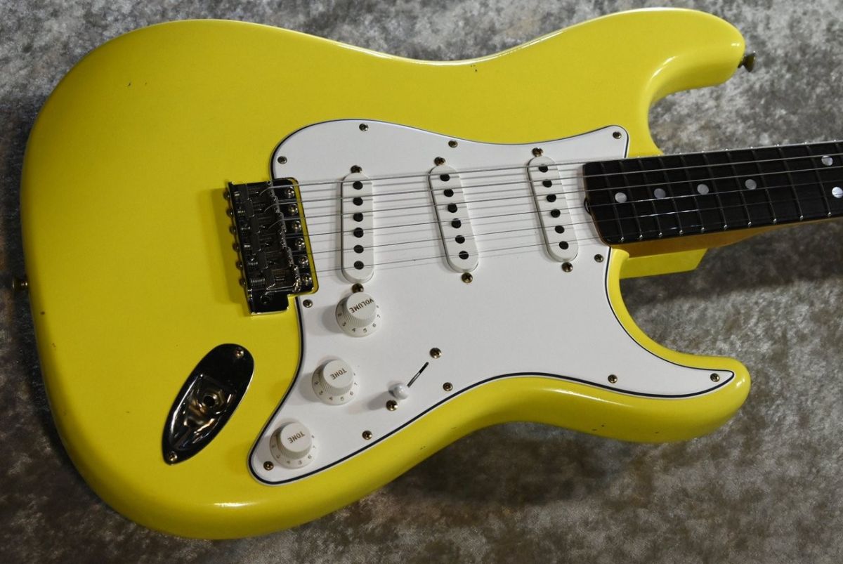 1969 Stratocaster Journeyman Relic Graffiti Yellow CZ586856
