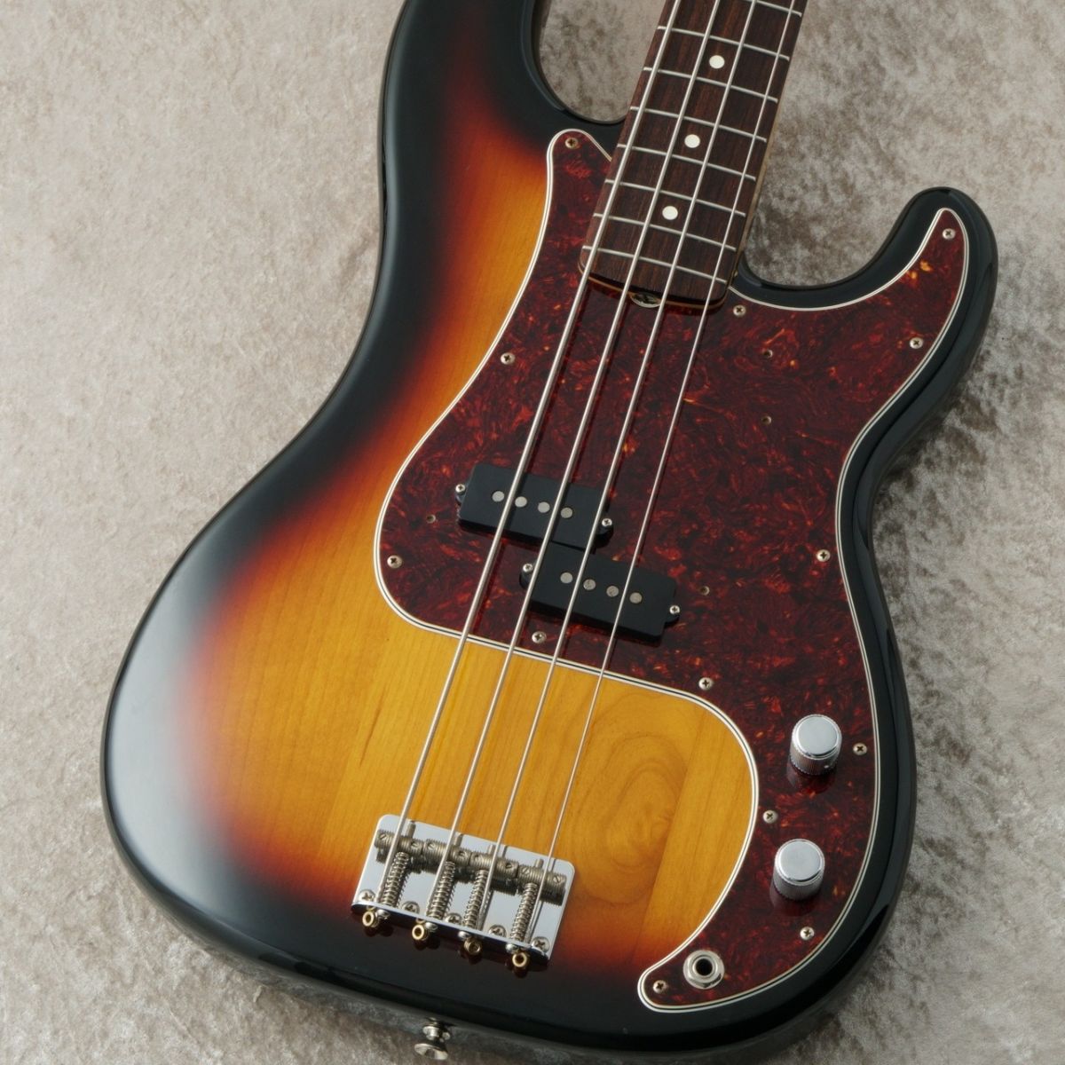 Made in Japan Heritage 60s Precision Bass -3-Color Sunburst
