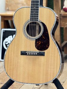 その他ボディサイズ、Martin Customshopのアコースティック