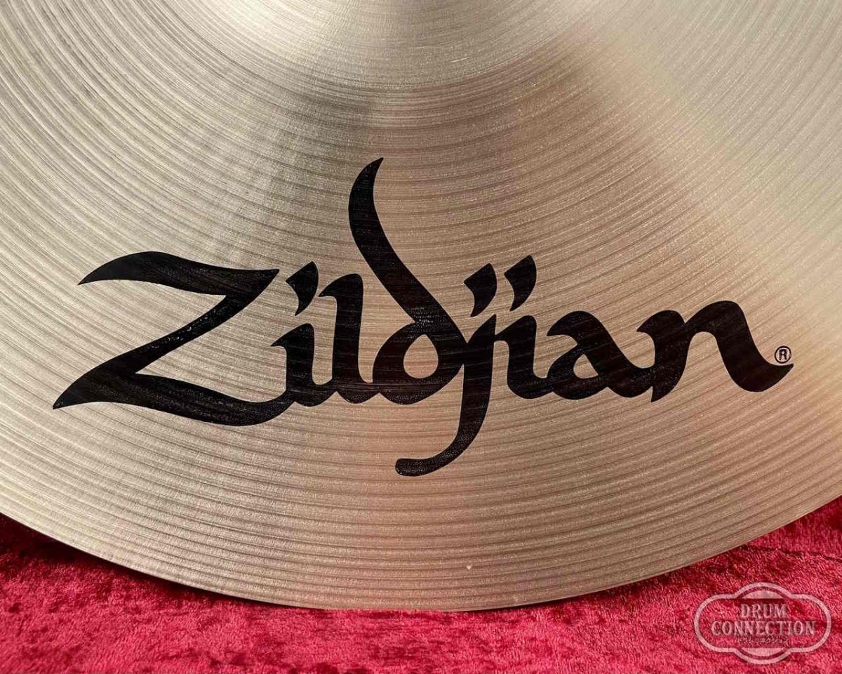 A Zildjian Rock Crash Heavy 16