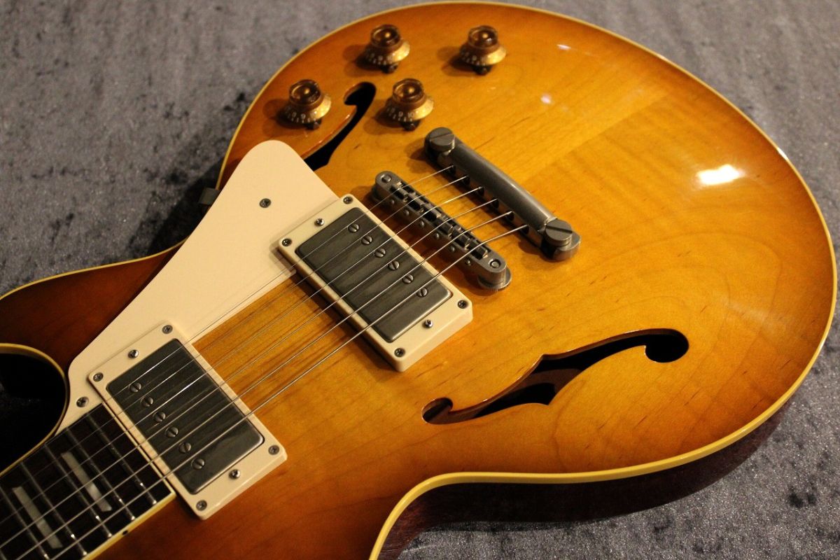 Burned Standard Hollow Sunburst | 【クロサワ楽器店オンライン