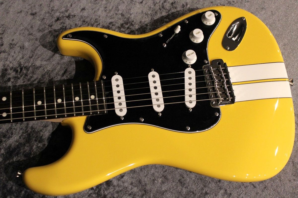 Paul Gerhard フルサイズチェロ 1999年製 General S /SSS Alder/Rosewood Ferrari Yellow with Racing