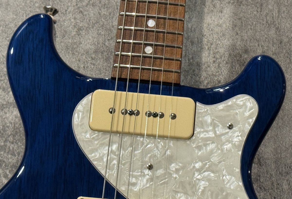 Rabbit is USA-2 Korina 青　P-90+Humbucker Rabbit is USA-2 Korina Blue | 【クロサワ楽器店オンライン