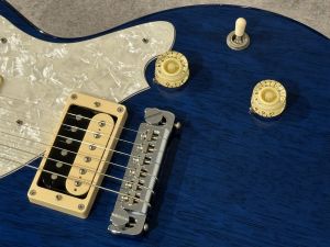 Rabbit is USA-2 Korina Blue | 【クロサワ楽器店オンライン