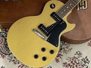 黄 系、20万円～30万円未満のエレキギター検索結果一覧