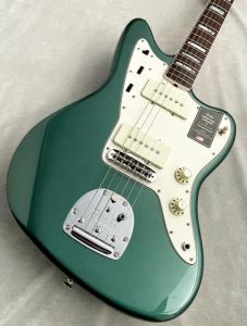 deep impactページ フェンダー エレキギター 次世代に刺激を与えるFender®︎のベストセラーギター&ベース