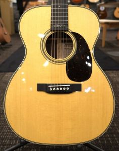 アコースティックギター 000タイプ 837aaa31-2c50-4271-bd51-