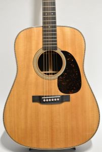Martin D-28 Modern Deluxe #2834009 【クリアーで伸びやかなサスティーン】