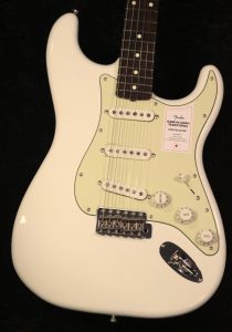 fender 白　エレキギター Squier by Fender SONIC STRATOCASTER HT Maple Fingerboard