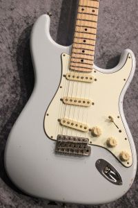 FREEDOM CUSTOM GUITAR RESEARCH、シンクロタイプのエレキギター