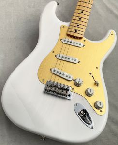 【ジャパンビンテージ】Fender Stratocaster ホワイト Fender Made in Japan Heritage '50s Stratocaster White Blonde