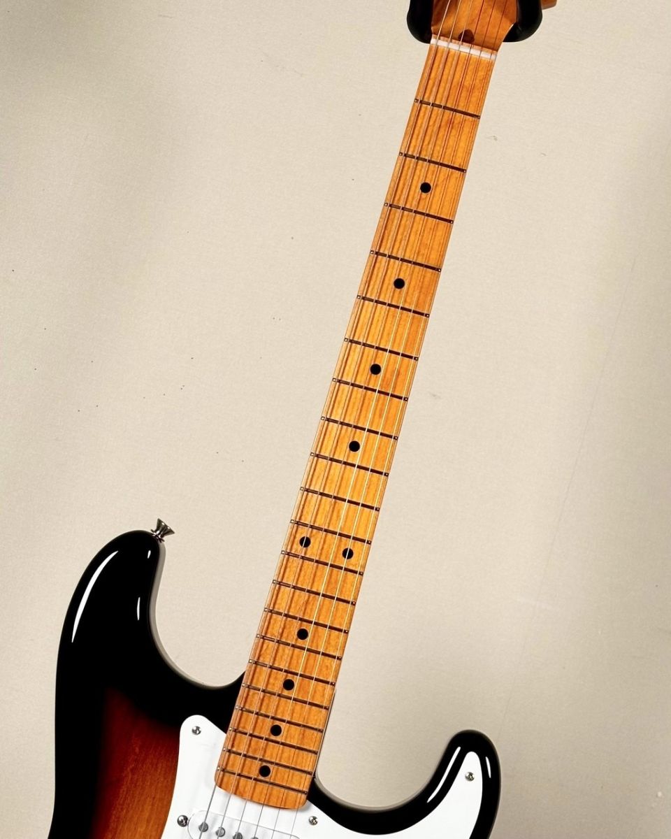 FSR Made in Japan Traditional II 50s Stratocaster -2 Tone