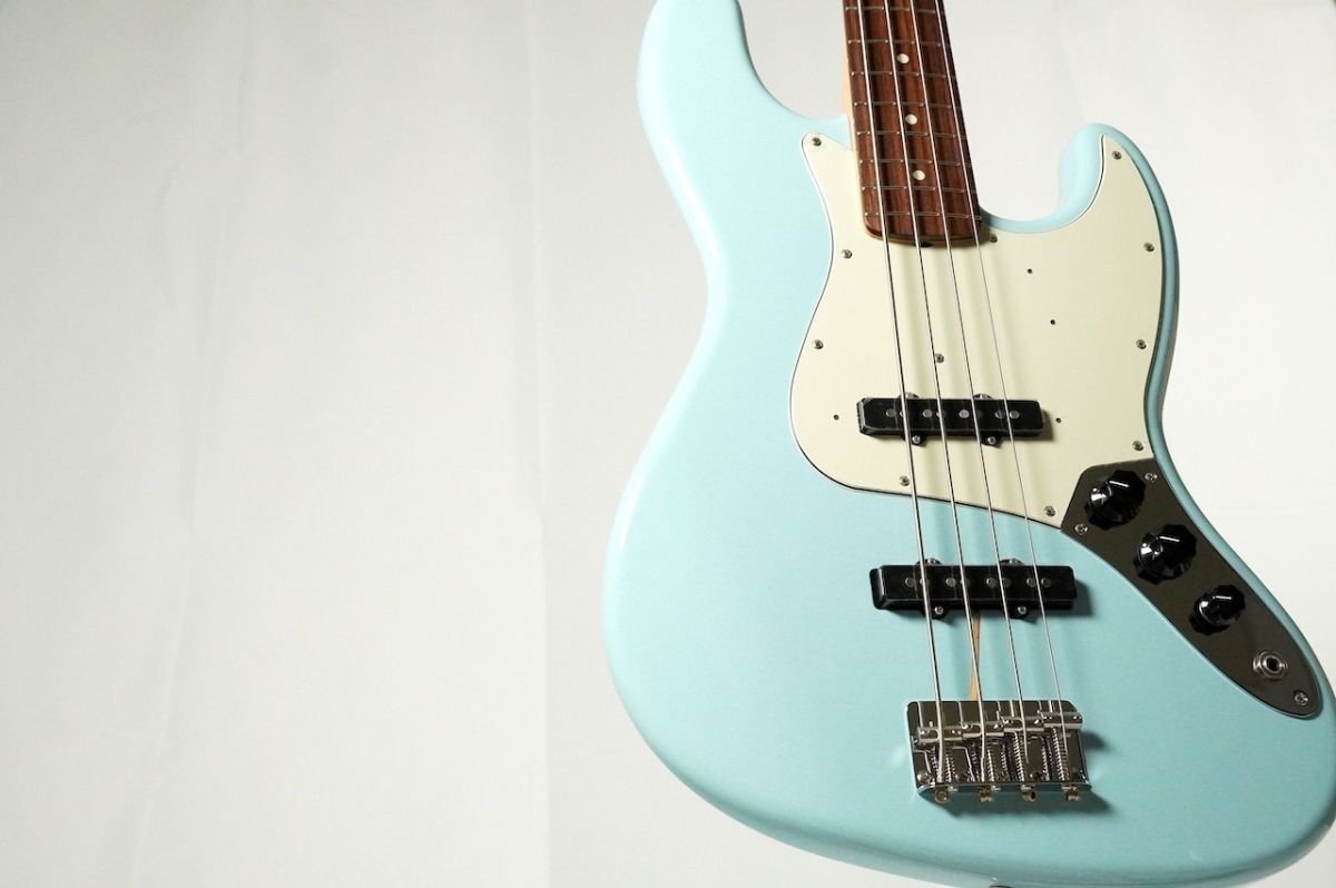 FSR Made in Japan Traditional 60s Jazz Bass -Daphne Blue
