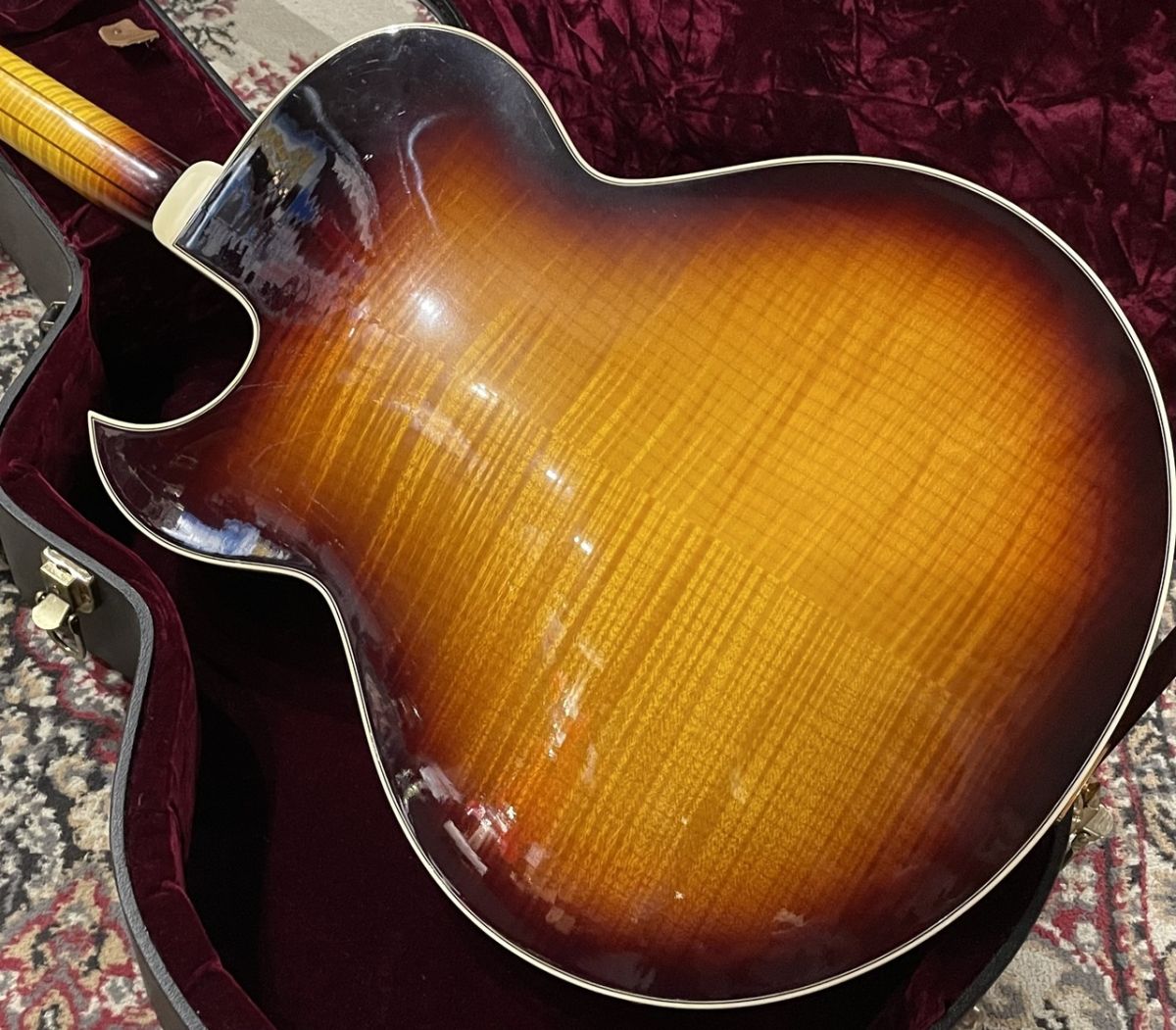 Custom Crimson Byrdland Florentine Cutaway 2015年製 | 【クロサワ