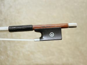高級 TOURTE バイオリン 弓 4/4サイズ ドイツ製 高級 TOURTE バイオリン 弓 4/4サイズ ドイツ製 弦楽器