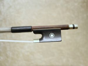 古いチェロ弓 1960年頃ドイツ製造品？？ 古いチェロ弓 1960年頃ドイツ製造品？？