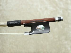チェロ 　メーカー詳細不明　弓新品　4/4 春のチェロフェア開催中＞ チェロ＆チェロ弓 展示楽器一覧
