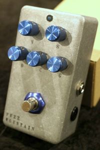 kgrharmony 【決算セール】 Fuzz Mountain 【Fuzz Factoryコピー】【発振系ファズ】【送料無料】