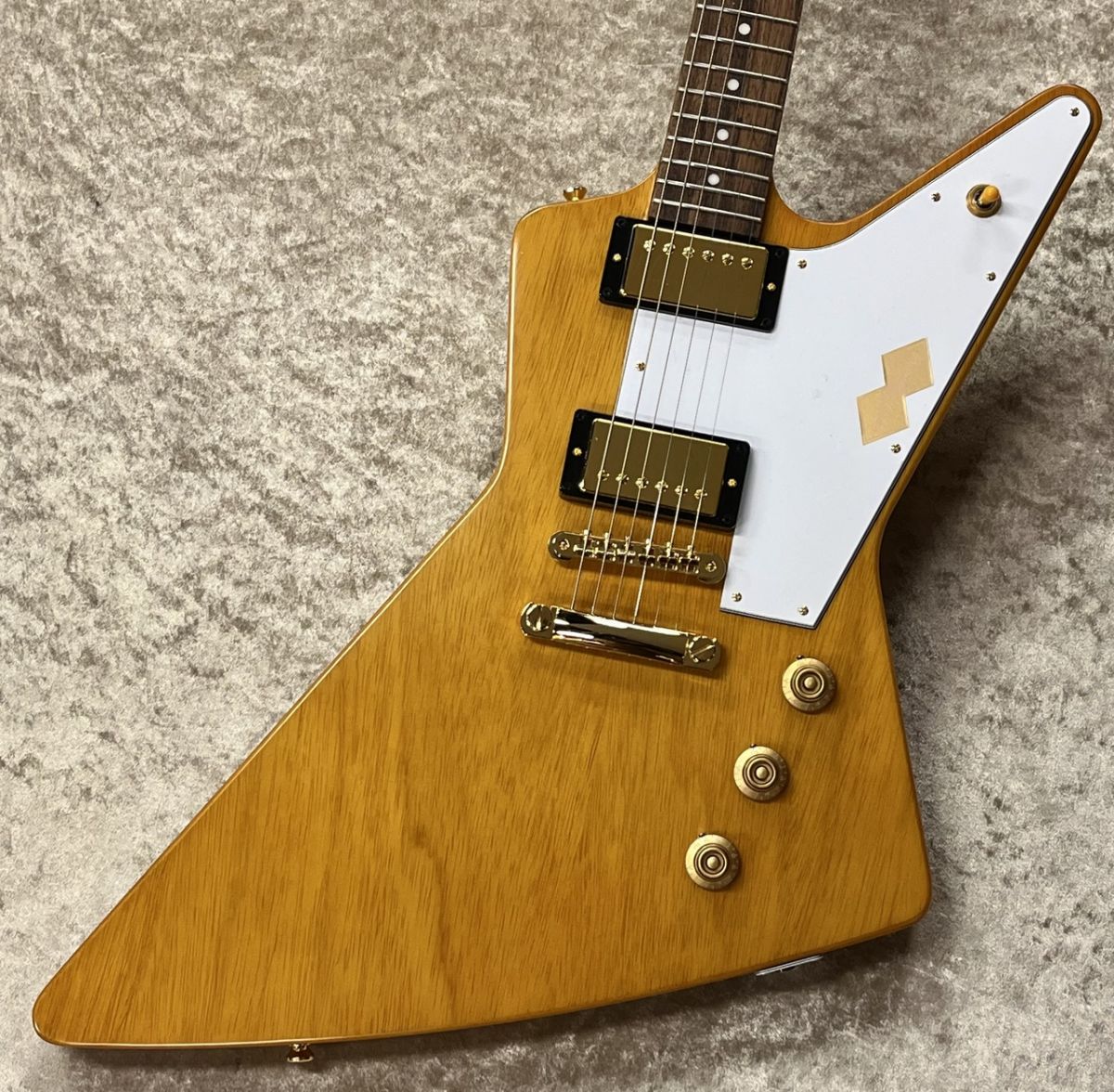 Inspired by Gibson Custom 1958 Korina Explorer Aged Natural s/n