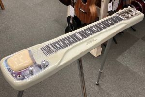 ラップスティール / ペダルスティールギター、Fenderの