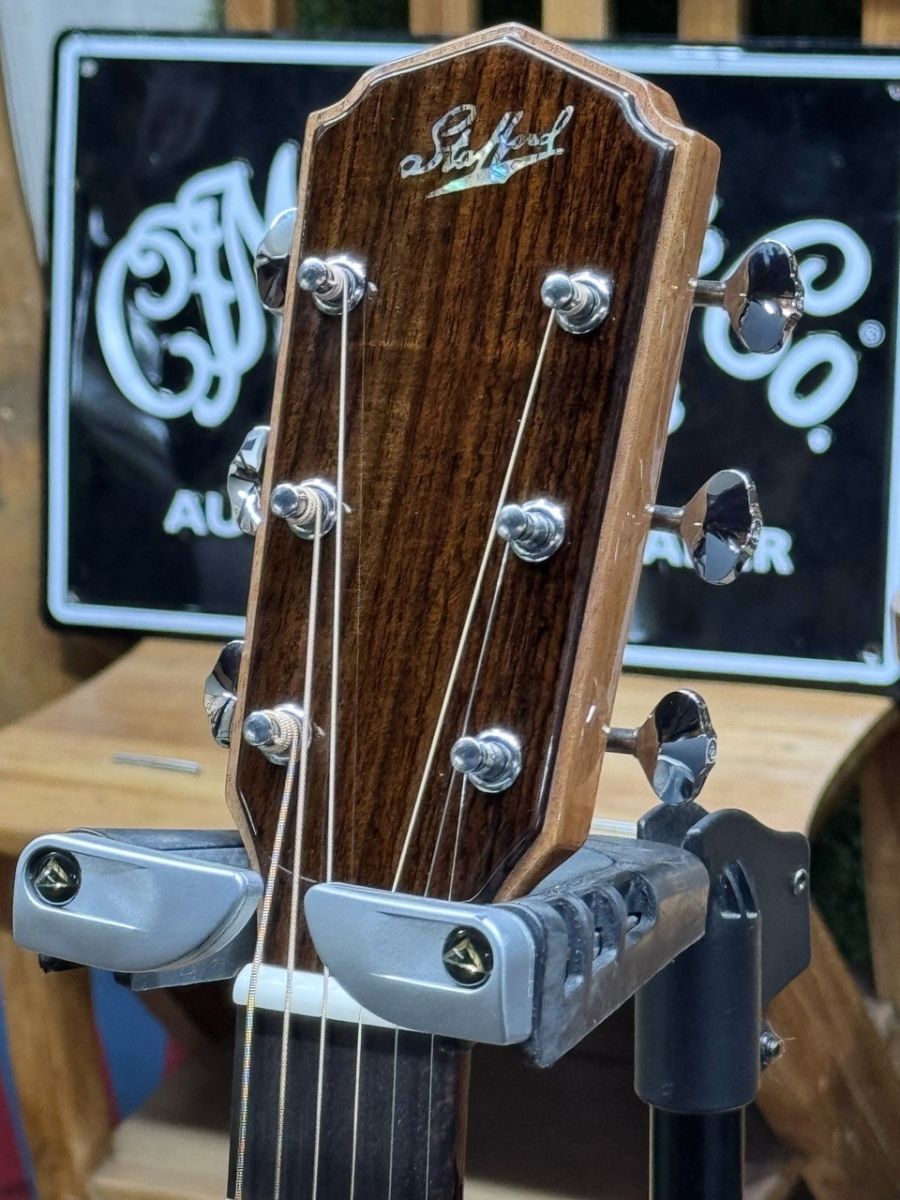 Stafford SAD-2000 エレアコギター上位モデルHC付 クロサワ楽器 Stafford SAD-2000 エレアコギター上位モデルHC付 クロサワ楽器