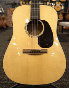 Martin 【個体演奏動画あり】 D-18 Standard S/N 2856937 【素朴にして芳醇、歌心を映す個体】