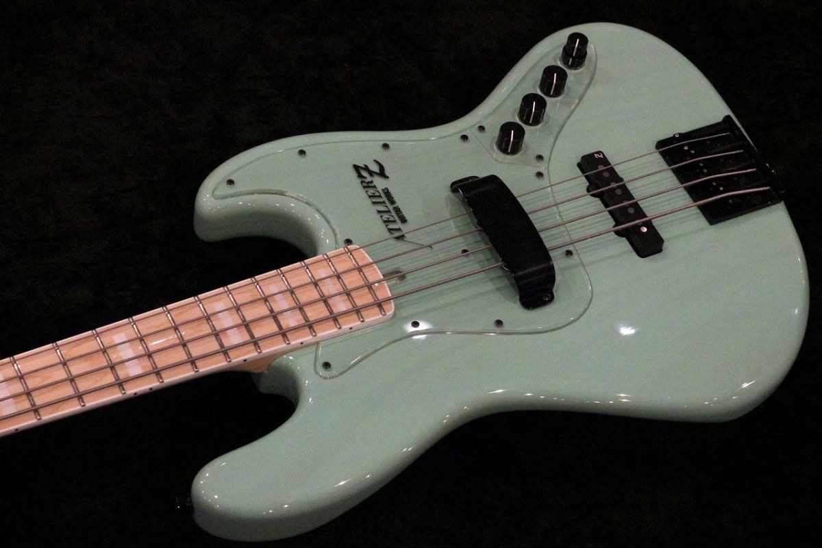 masaページです Xvive Bass Squeezer - Tonebox.com
