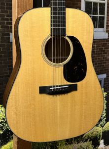 Martin D-28 standard PU付き　美品ハードケース付き Martin D-28 アコースティックギター【現物画像】Martin