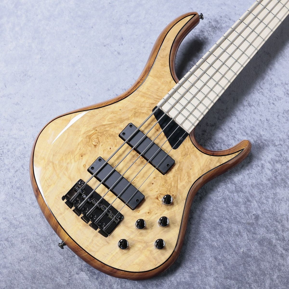 日本製　メーカー不明　エレキベース　GOTON Amazon | LEGEND LPB-Z WH エレキベース初心者12点セット 【充電