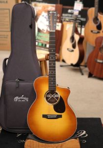 Martin、サンバースト 系のアコースティックギター検索結果一覧