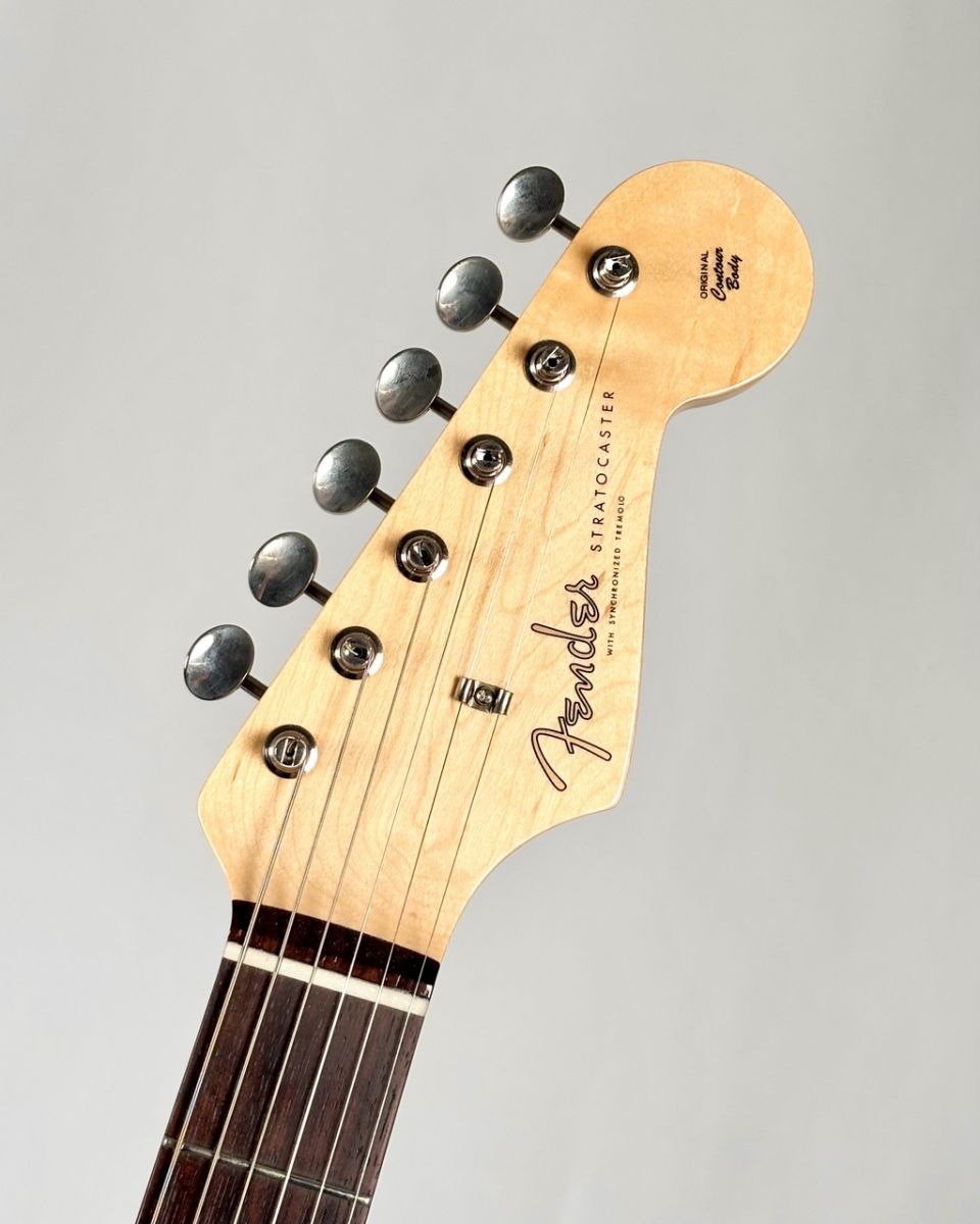 Made in Japan Traditional 60s Stratocaster -Lake Placid Blue