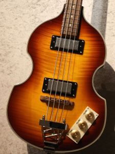 ryamada【美品】エレキベース サンバーストカラー HISTORY HJB-Standard/VC 3TS (3トーンサンバースト) エレキ